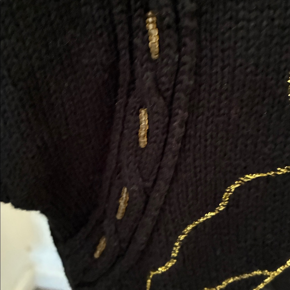 Vintage Fit Knit Black & Gold Sweater - Picture 6 of 10